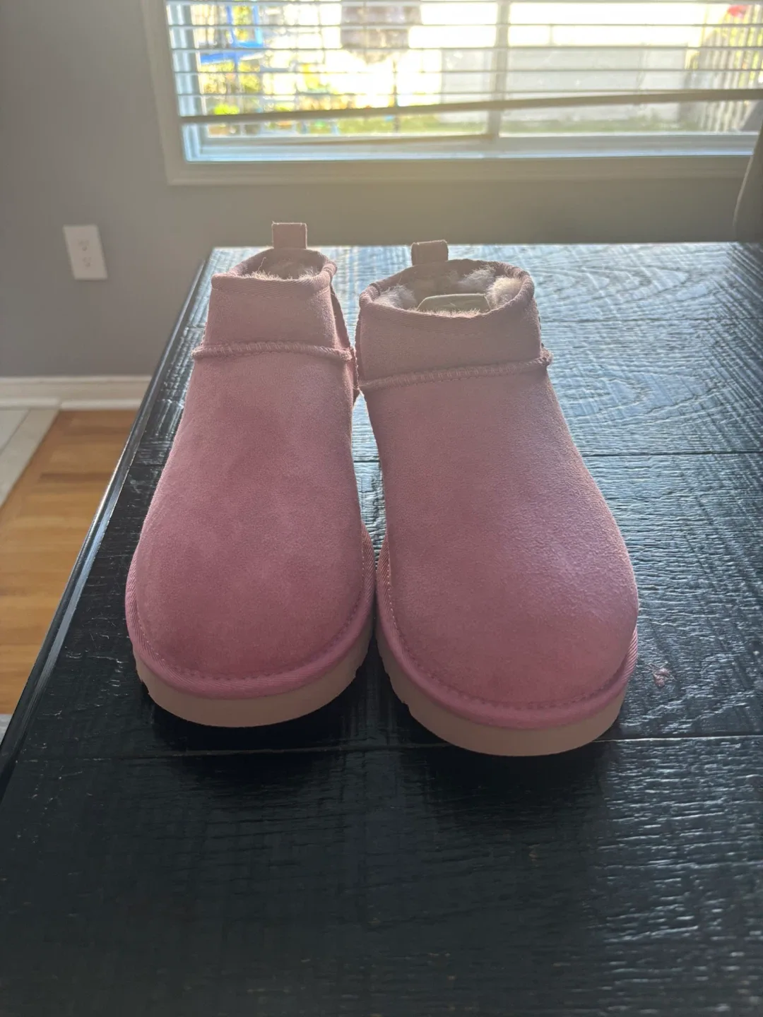 UGG Classic Ultra Mini Boots - rare Pink, Size 9 image indicator(3)