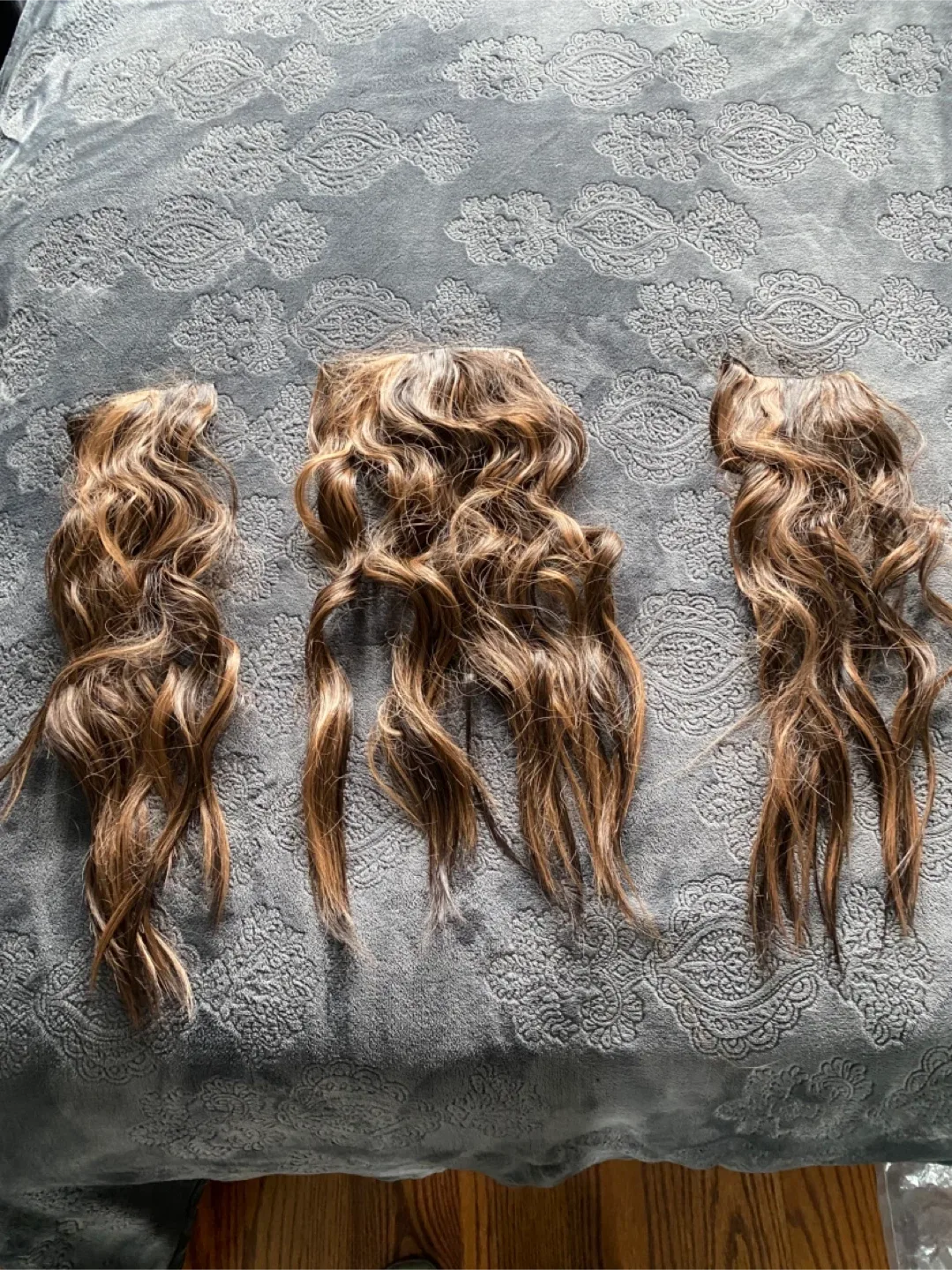 Premium synthetic 18” wavy Hair Extensions thumbnail
