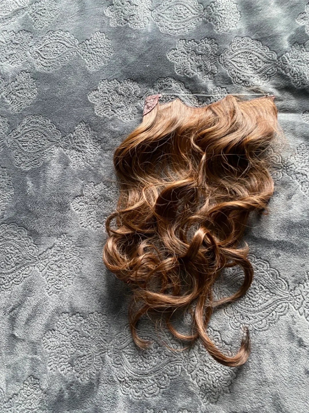 New halo Hair Extensions wavy, light brown premium synthetic image indicator(2)