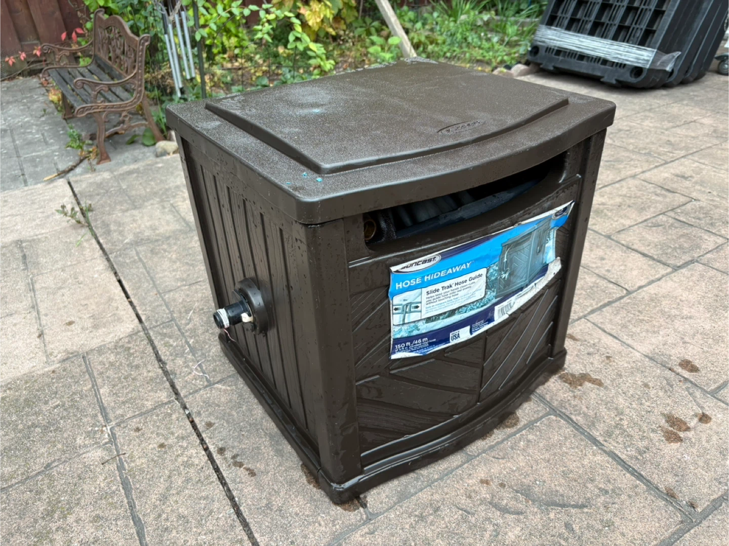 Suncast - Slide Trak Hose Guide