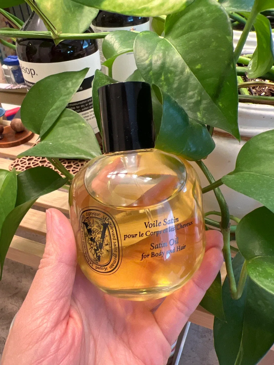 Diptyque Voile Satin Body & Hair Oil image indicator(3)