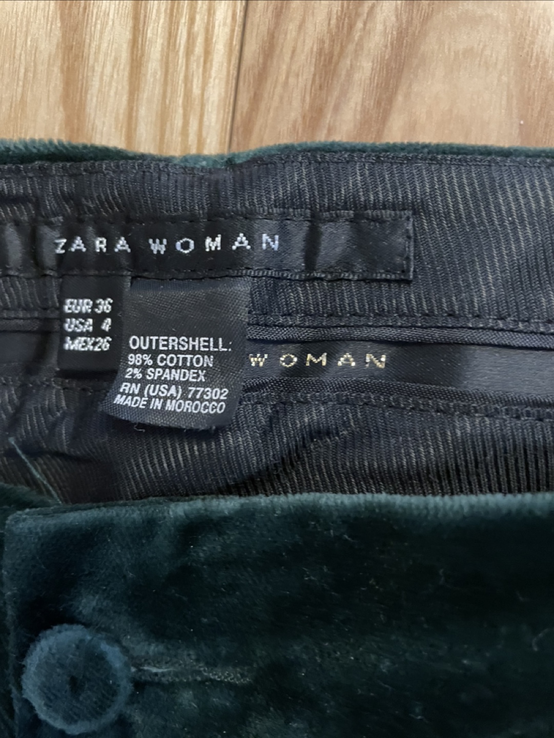 Zara Woman Green Velvet Pants - Size 4 - photo 3