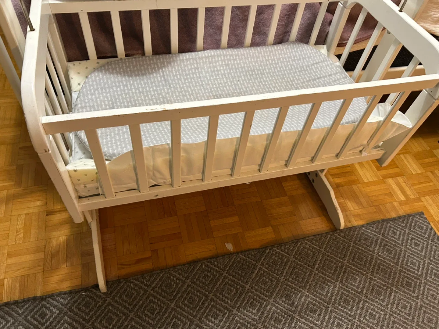 🥕 White Bassinet image indicator(2)