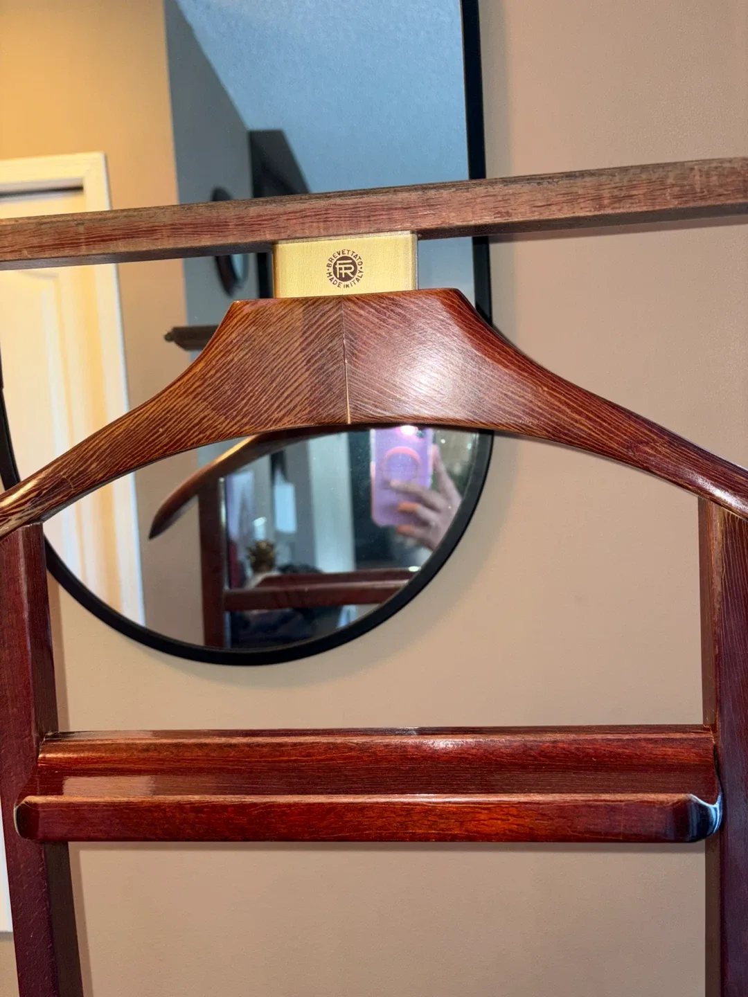 Vintage Italian made Brevettato timber and brass gents valet image indicator(4)