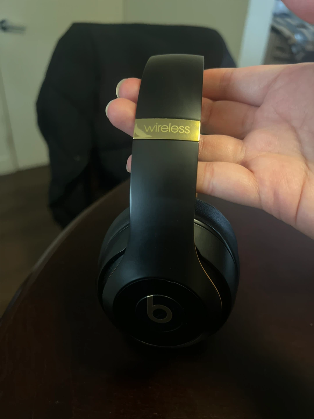 Beats Studio3 Wireless Headphones - Black & Gold - photo 5