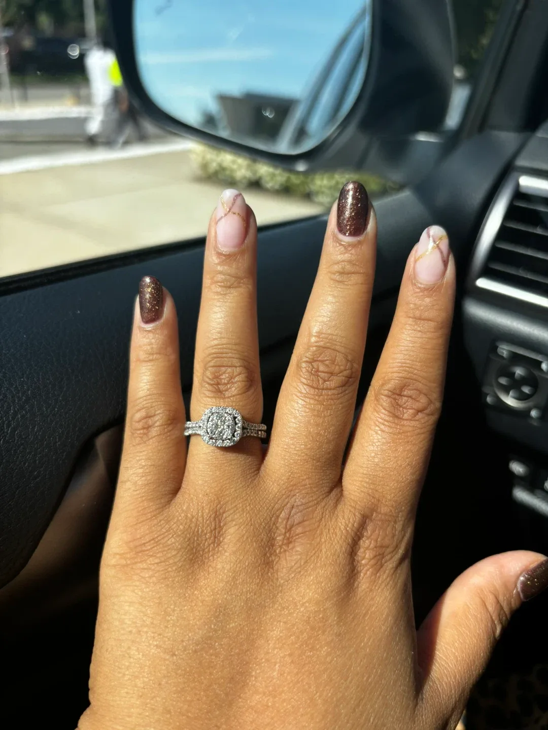 Zales cluster diamond ring 9.25 image indicator(2)