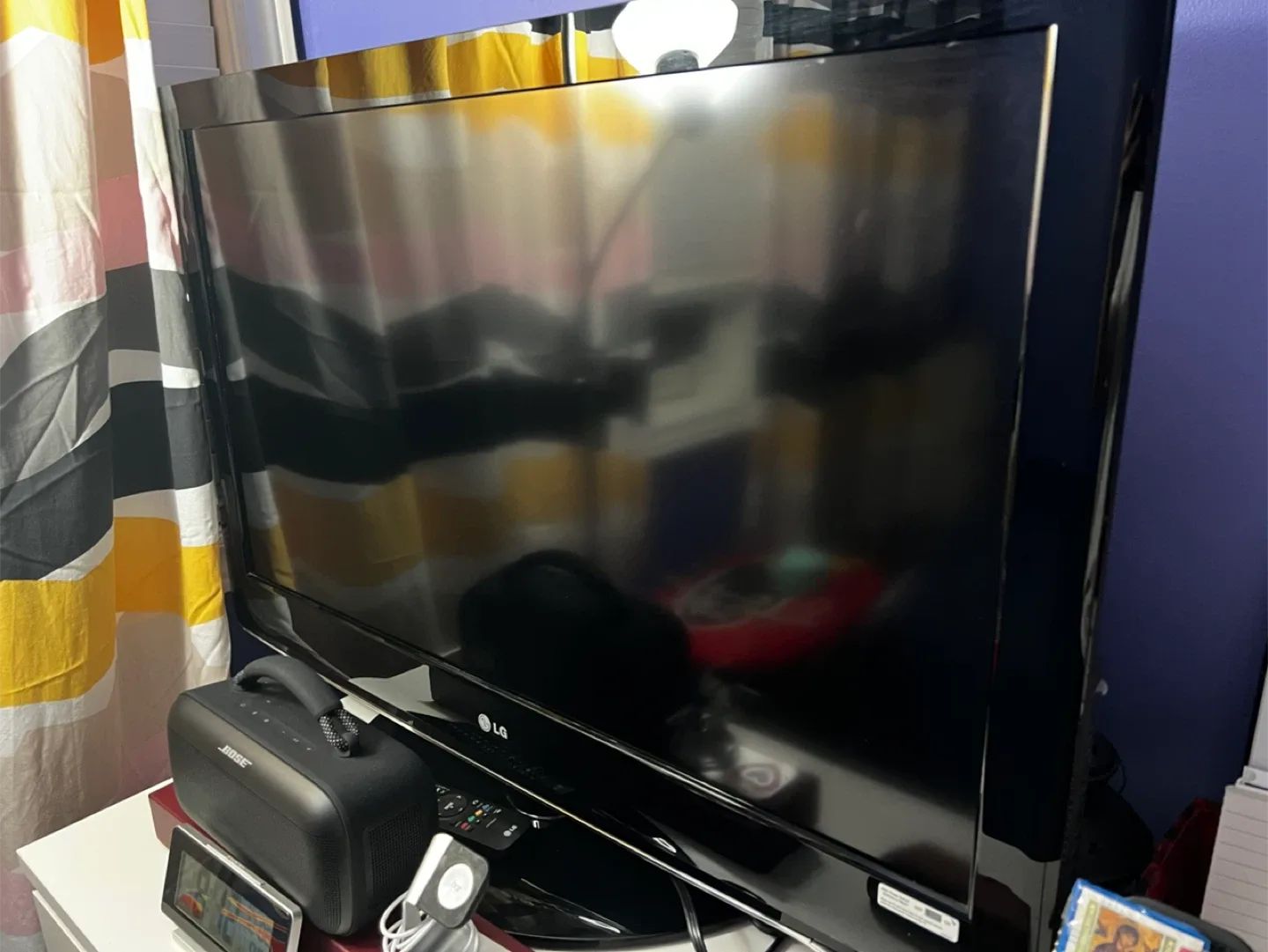 37 inch LG 37LH30 LCD TV + Remote thumbnail