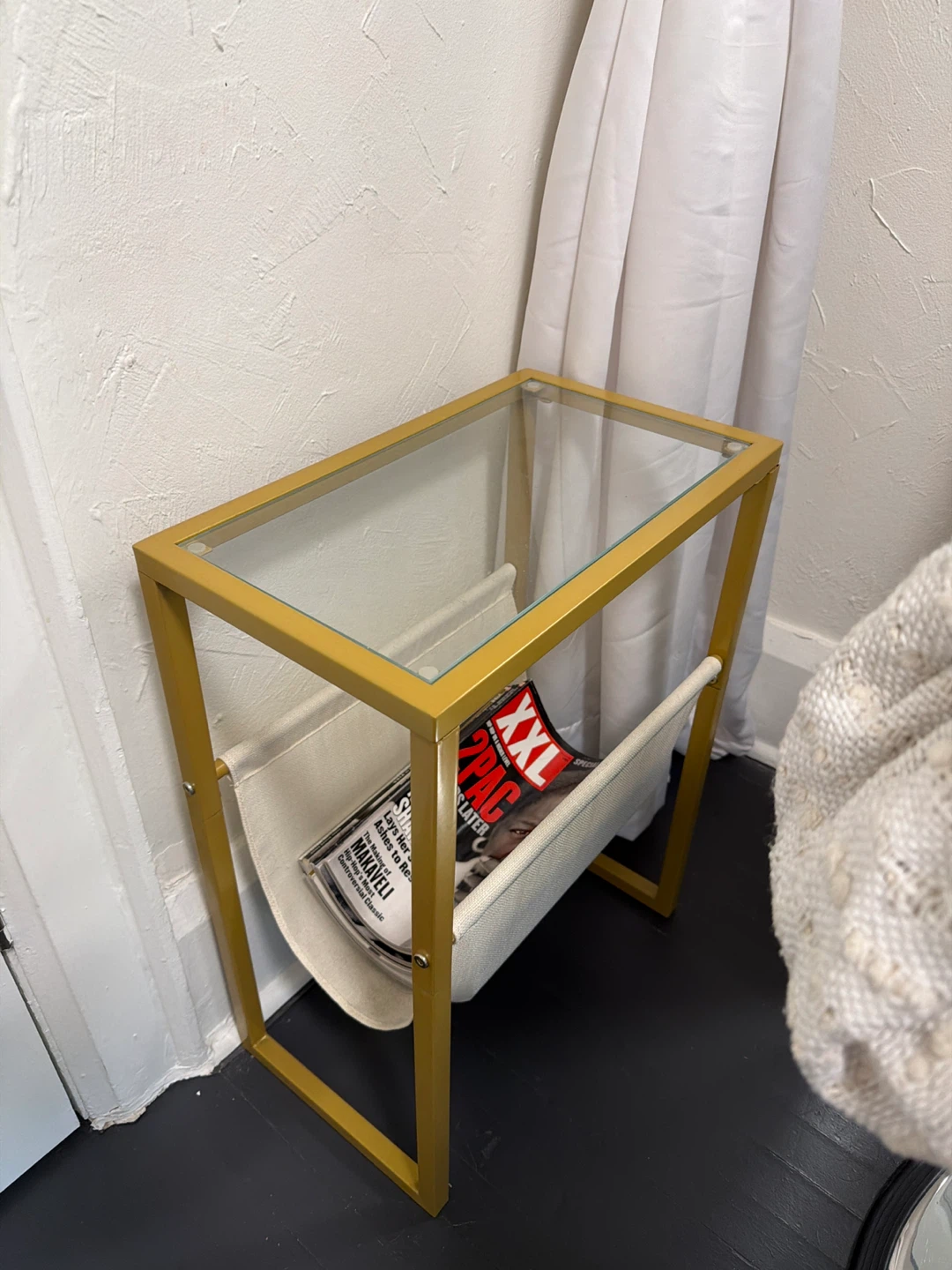 URGENT***Gold Metal Magazine Table