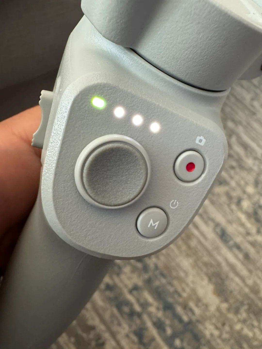 DJI OM 4 SE Smartphone Stabilizer - Like New! image indicator(5)