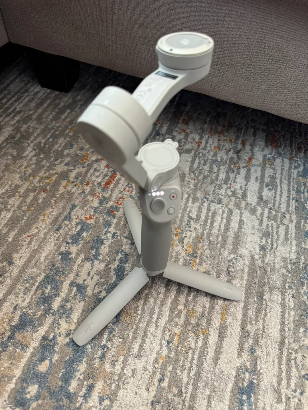 DJI OM 4 SE Smartphone Stabilizer - Like New! image indicator(8)