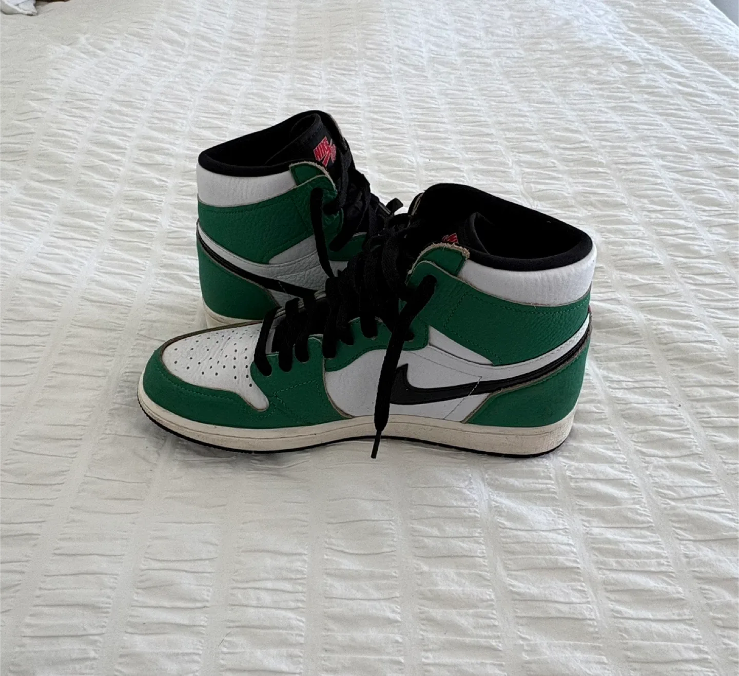 Nike Air Jordan 1 High Lucky Green image indicator(4)