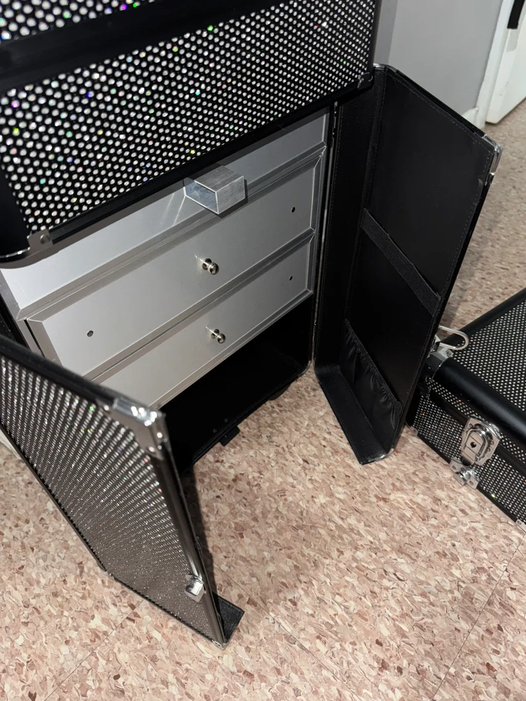 Rolling Makeup Organizer Case - Black image indicator(10)