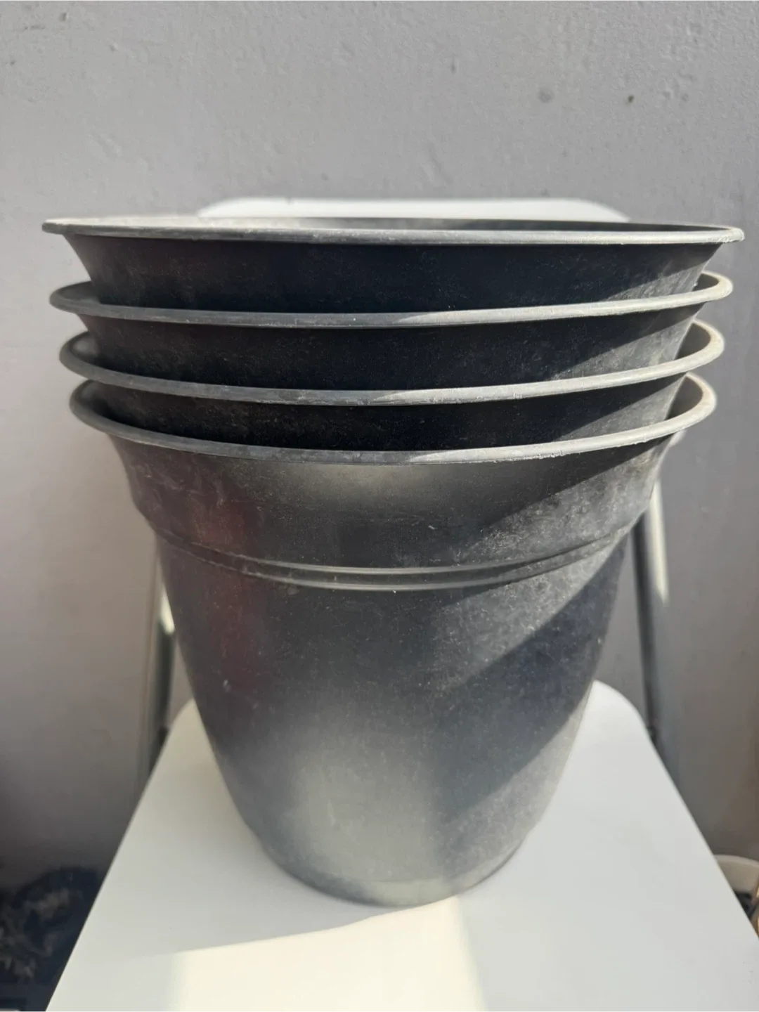 Used Flower Pots - Variety of Sizes & Colors 🥕 image indicator(5)