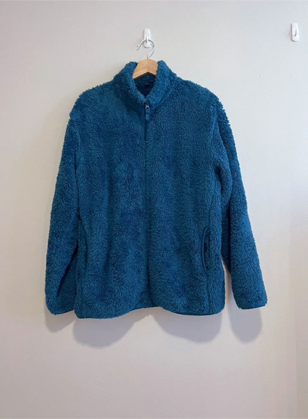 Men’s Uniqlo Fleece Jacket-Size L thumbnail