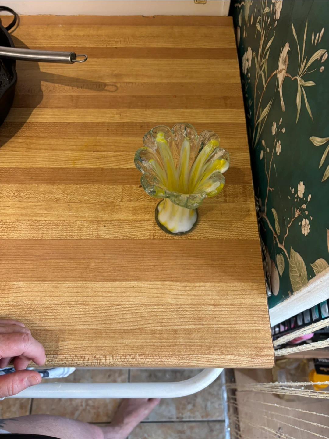 Yellow & White Swirl Glass Vase - photo 4