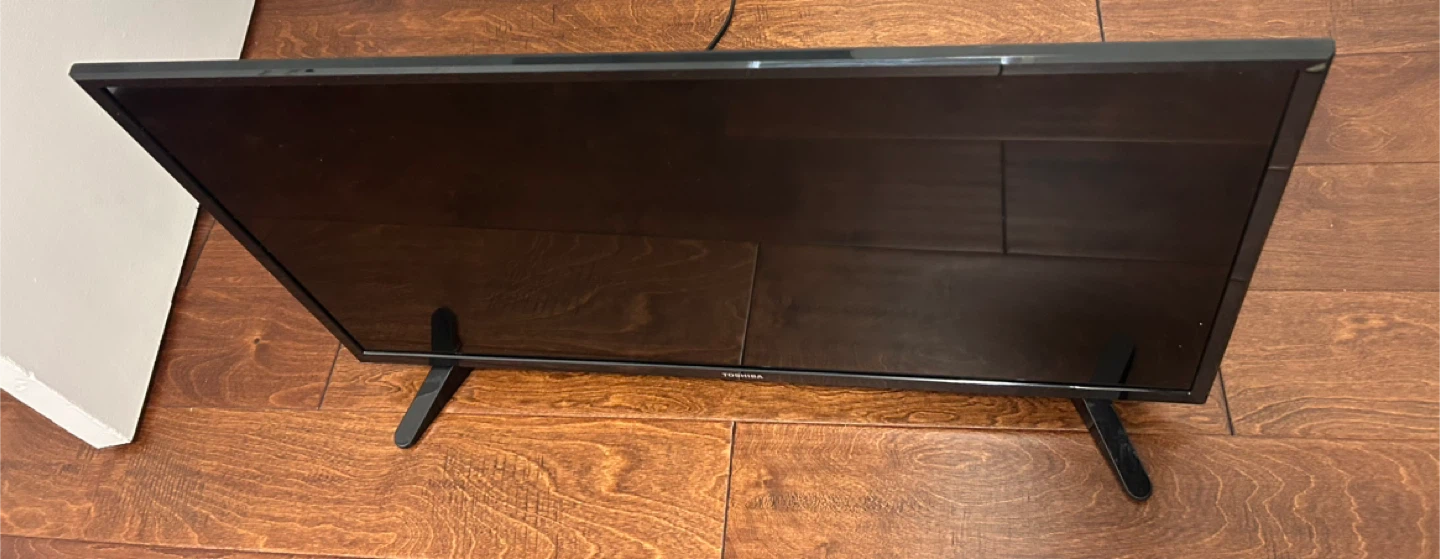 32” Toshiba LED TV - photo 2