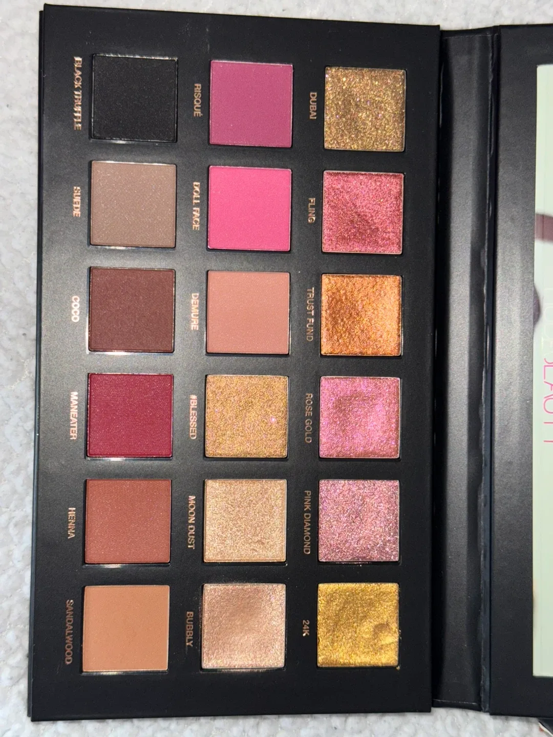 Huda Beauty Rose Gold Remastered Eyeshadow Palette image indicator(4)