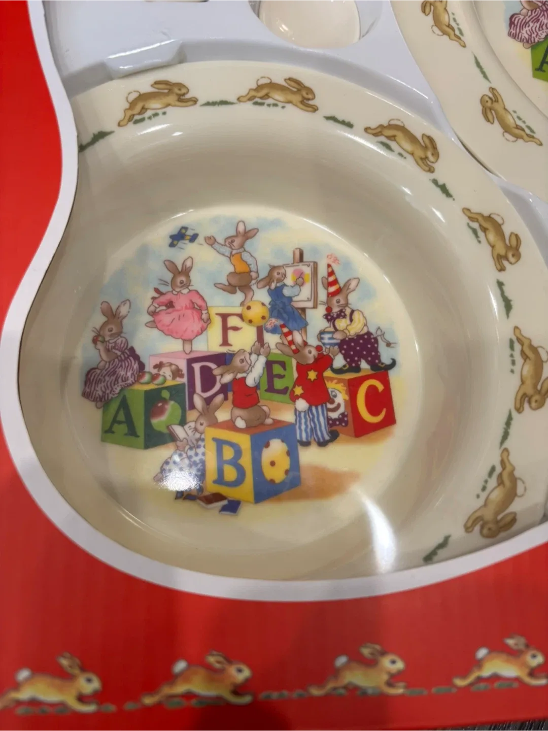 Royal Doulton Bunnykins 5-Piece Dinner Set - New image indicator(2)