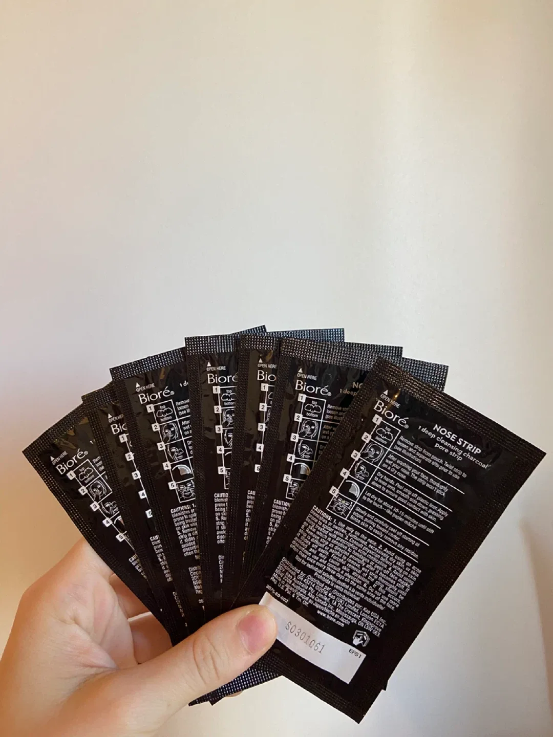 Biore Deep Cleansing Charcoal Pore Strips 🥕 thumbnail