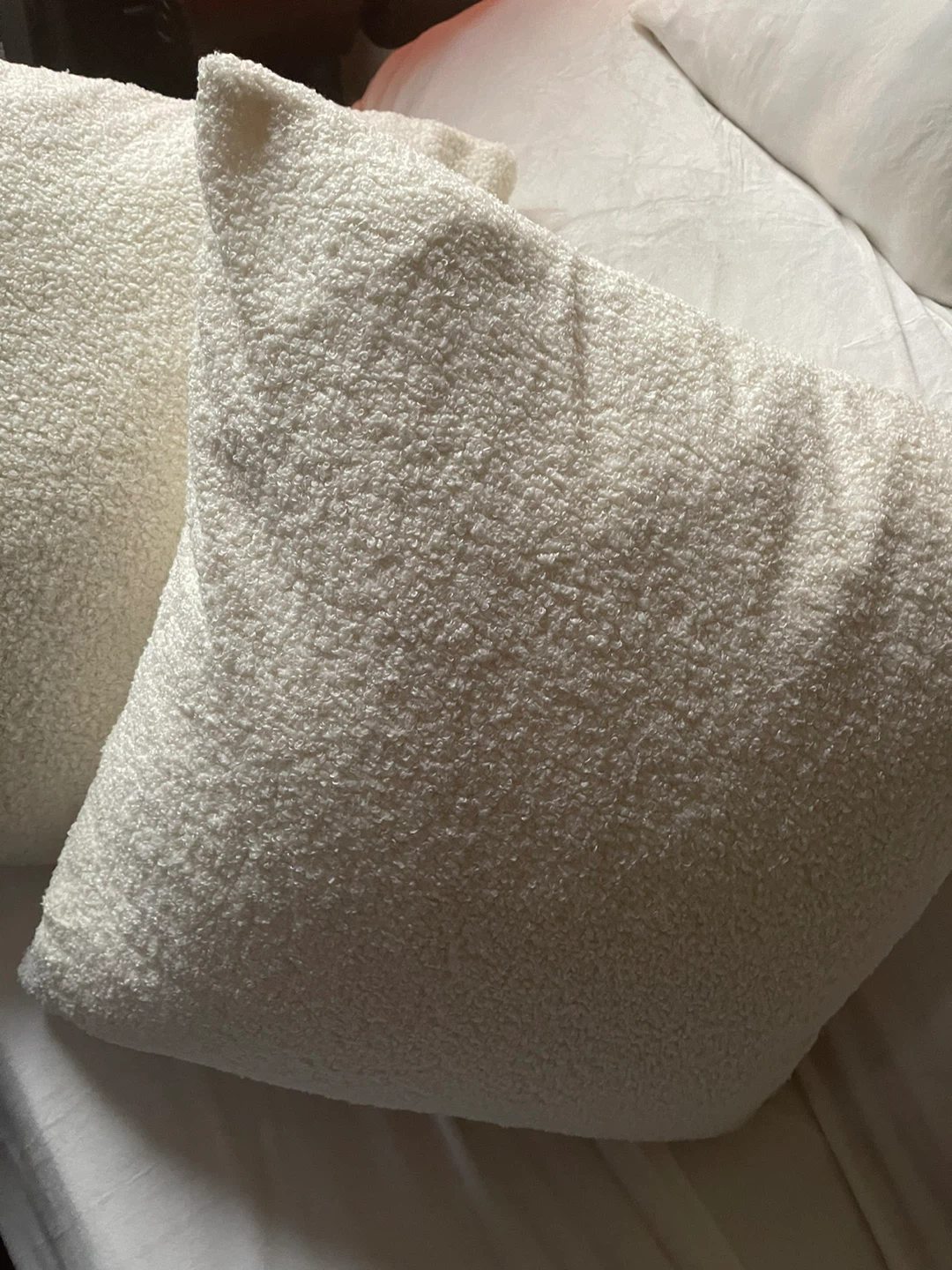 2x White Throw Pillow Cases (21x21”)