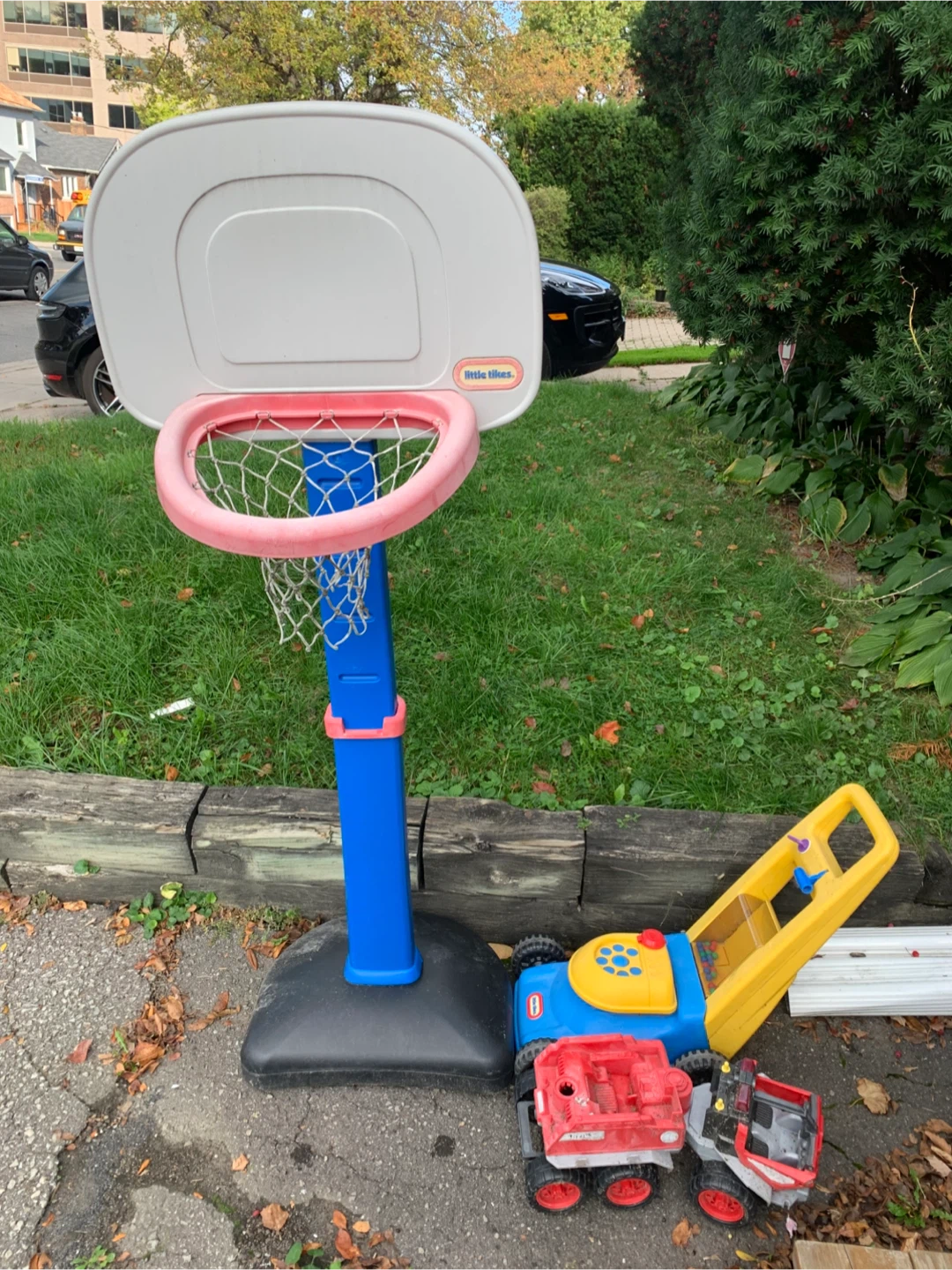 Little Tikes Basketball Hoop & Toy Lawn Mower