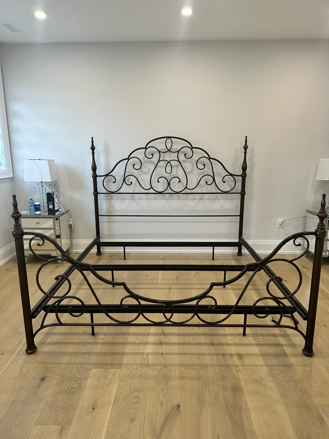 Metal Scrollwork king Bed Frame - photo 2