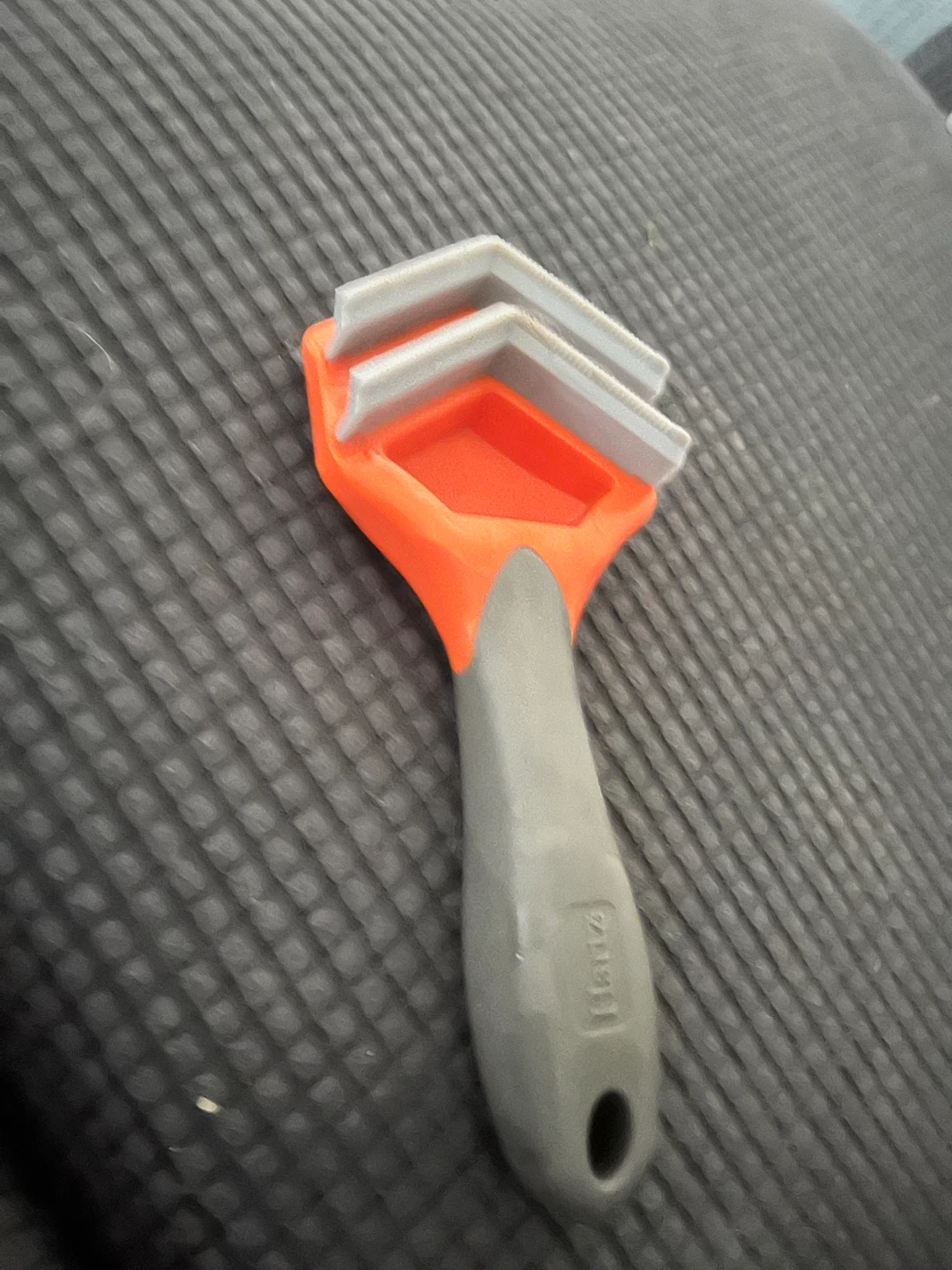 Hartz Fur Fetcher Deshedding Tool