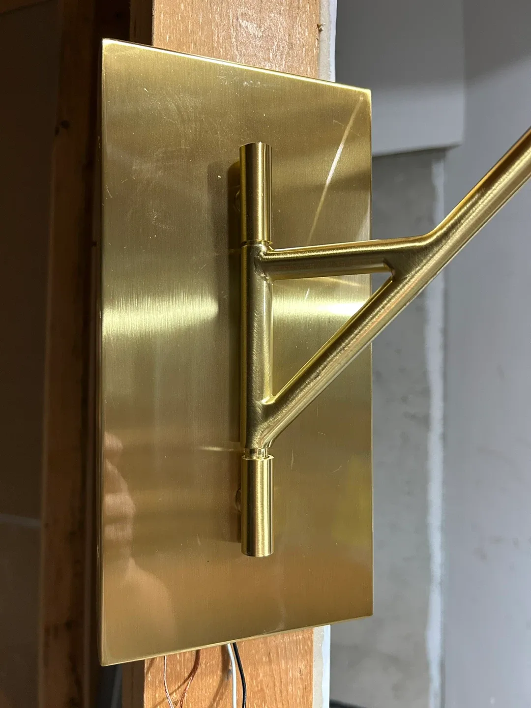 Modern White & Gold Wall Sconce image indicator(10)