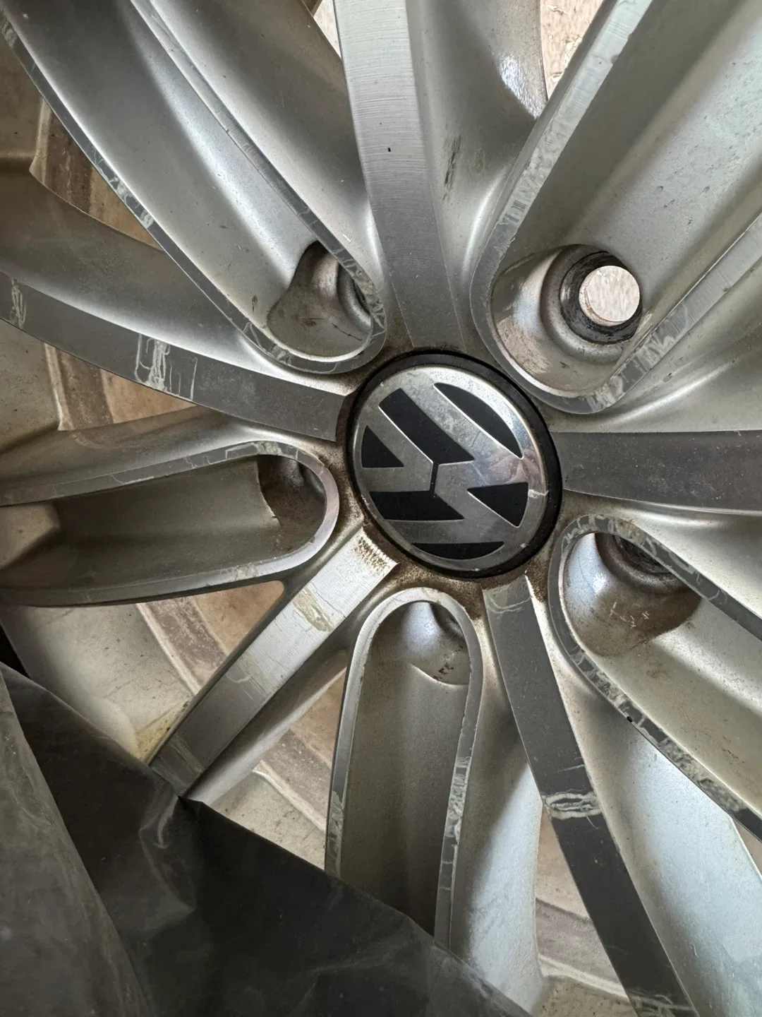 Volkswagen Wheel with Winter Reactive Tire 235/45R18