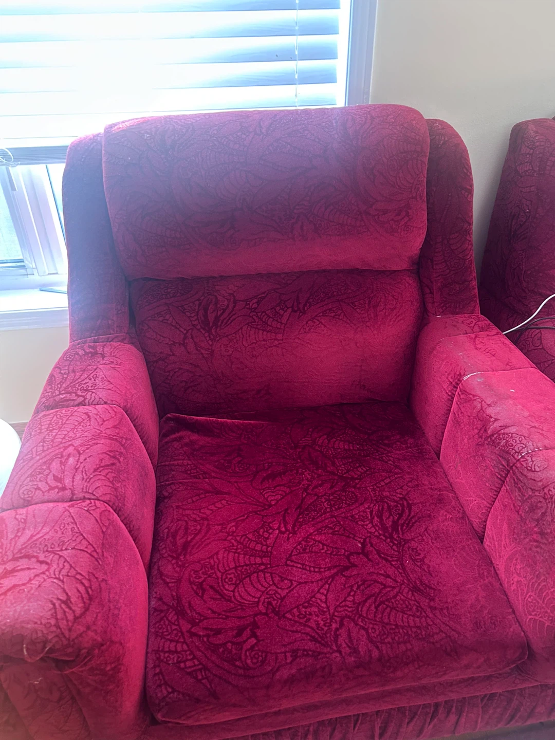 Red Velvet Armchair - photo 2