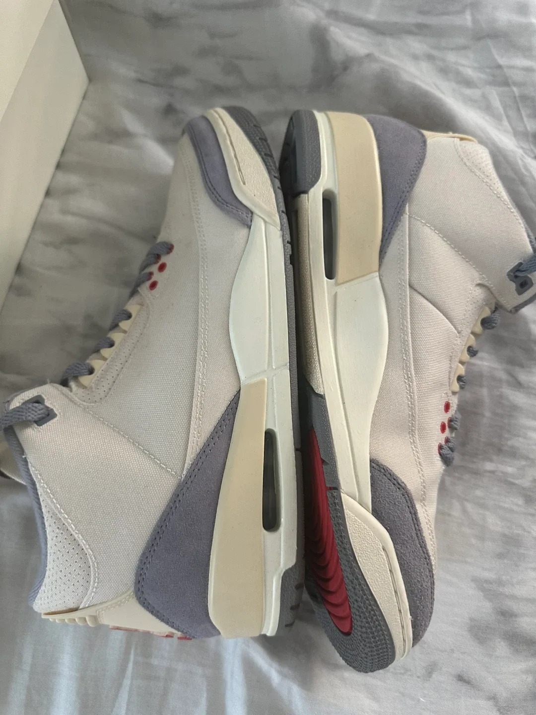 Air Jordan 3 Retro SE Muslin/University Red Size 10.5 image indicator(4)