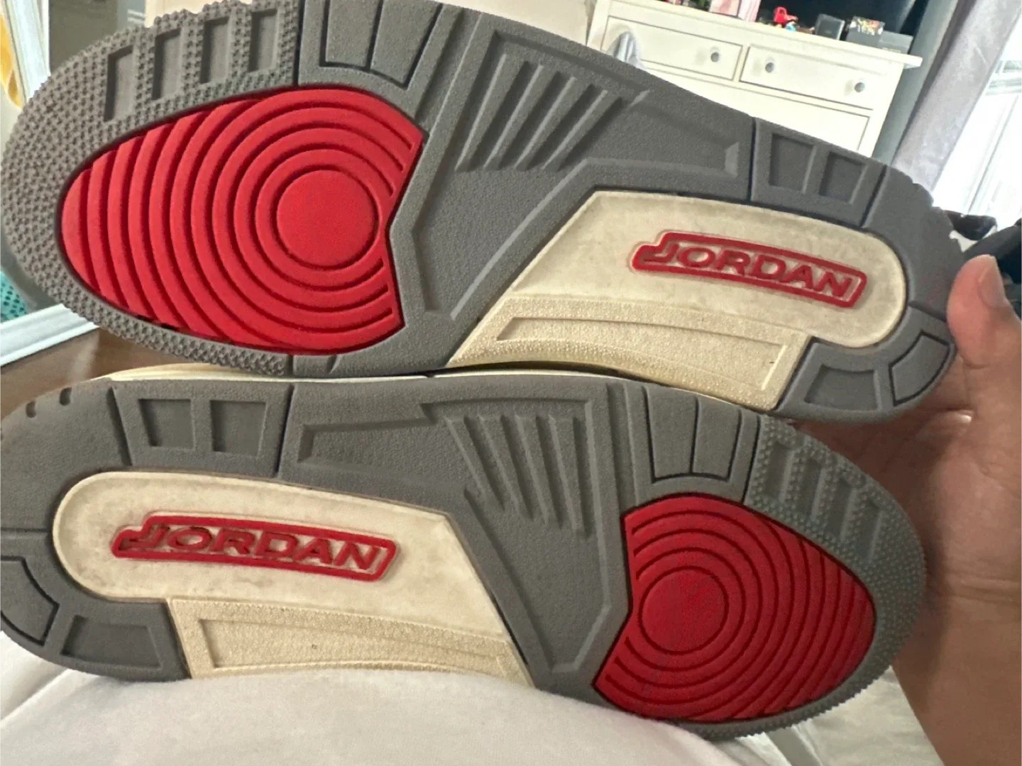 Air Jordan 3 Retro SE Muslin/University Red Size 10.5 image indicator(6)