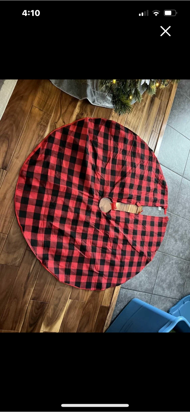 Red and Black Plaid Christmas Tree Skirt