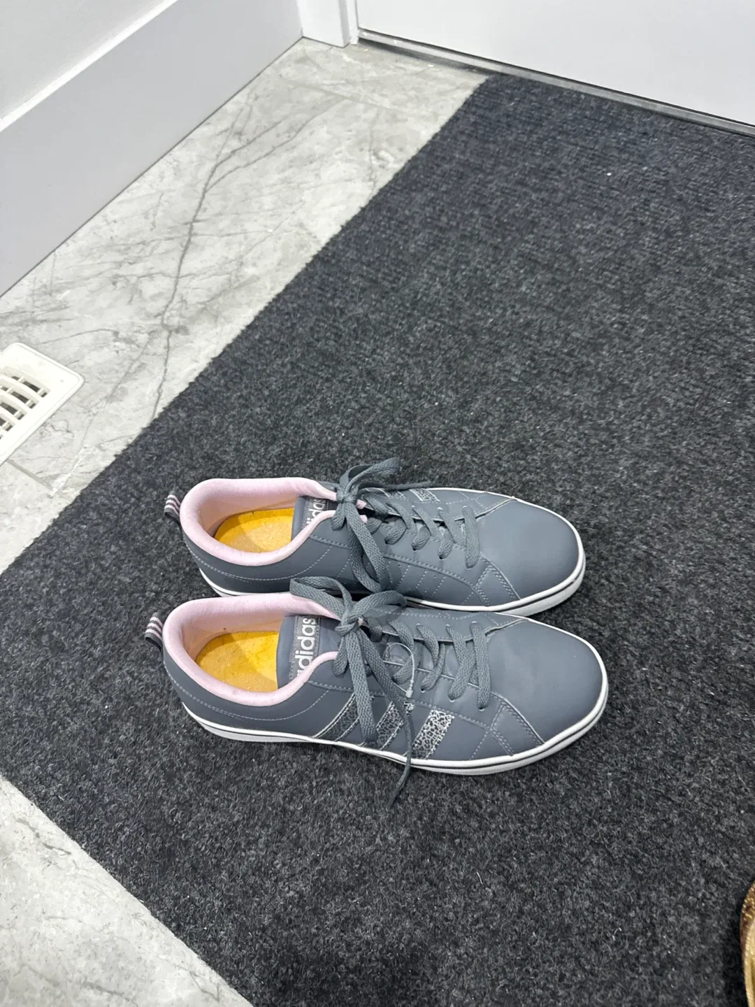 Adidas VS Pace Grey Sneakers image indicator(2)