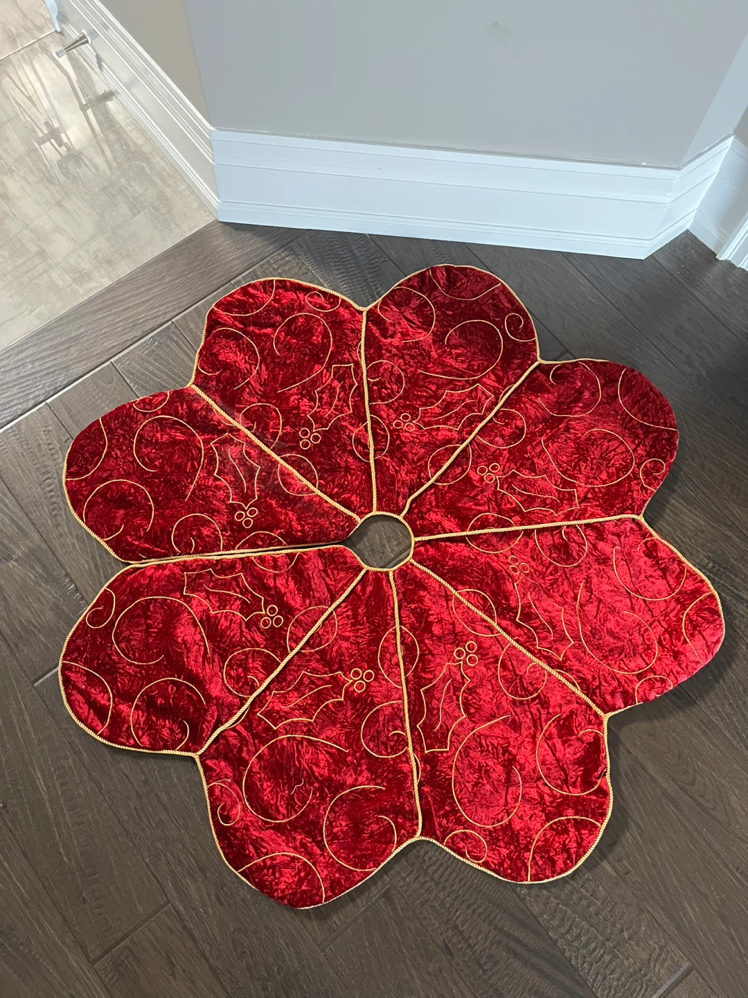 Christmas Tree Skirt & Angel Tree Topper