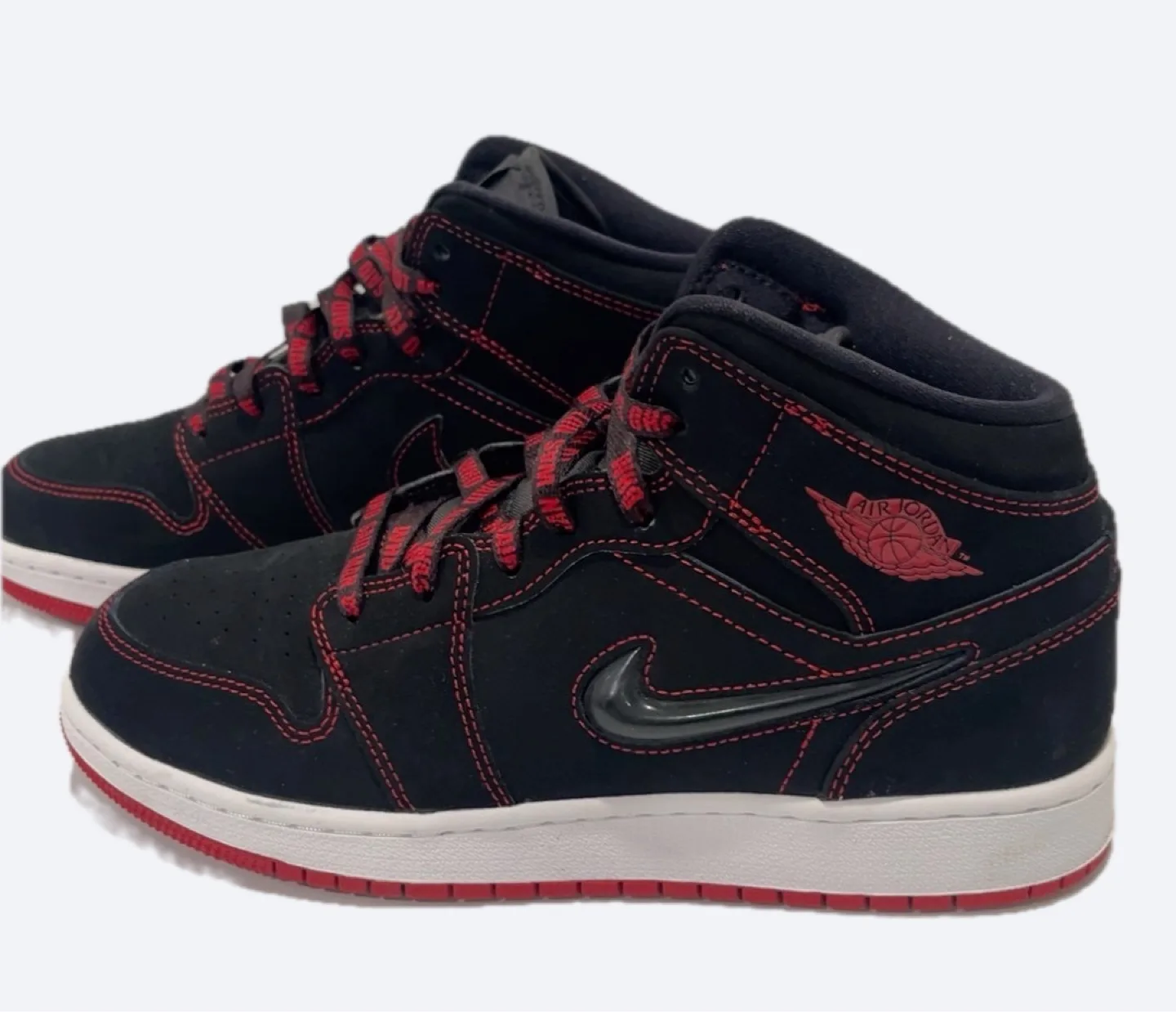 Nike Air Jordan 1 Mid Black/Red Size 6Y image indicator(3)
