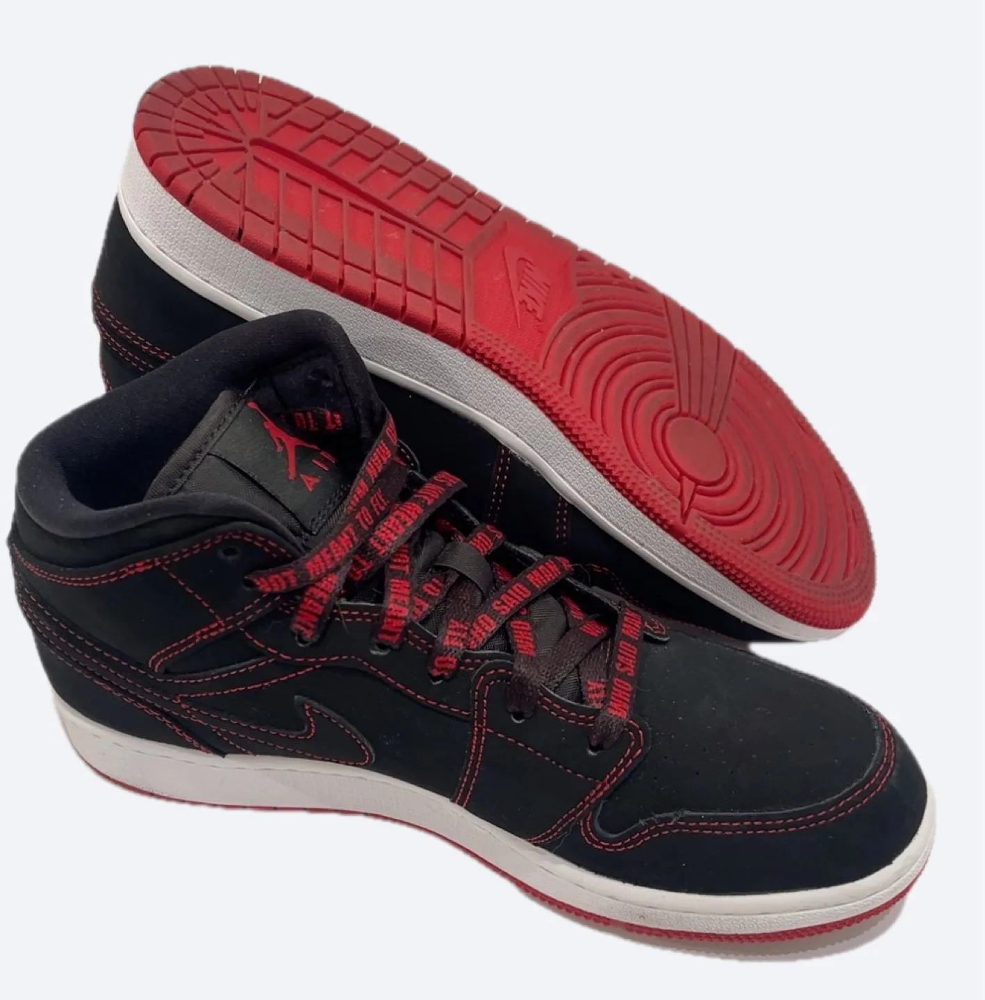 Nike Air Jordan 1 Mid Black/Red Size 6Y image indicator(4)