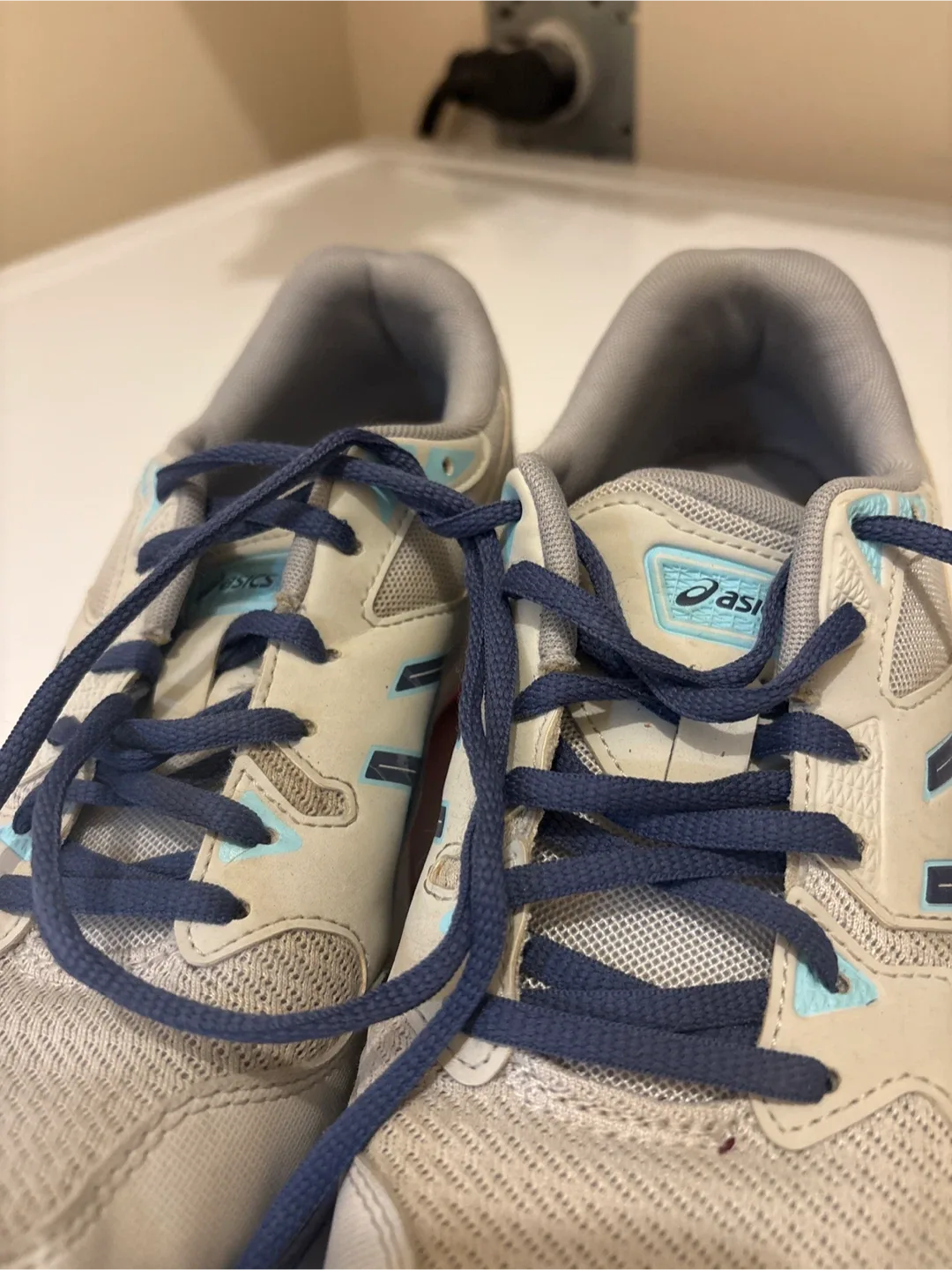 Asics Gel Rocket 10 Volleyball Shoes - US 7.5 image indicator(3)