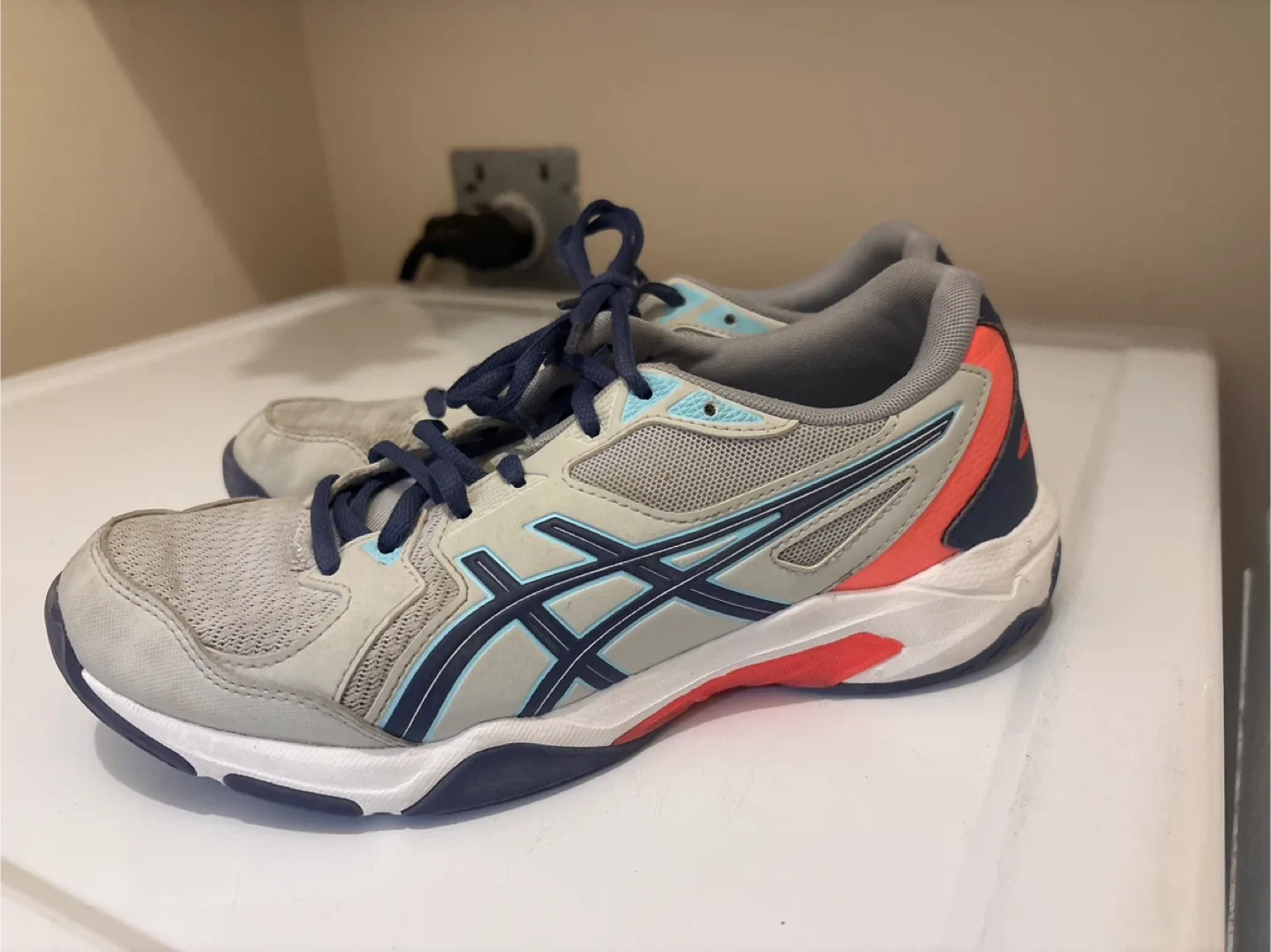 Asics Gel Rocket 10 Volleyball Shoes - US 7.5 image indicator(4)