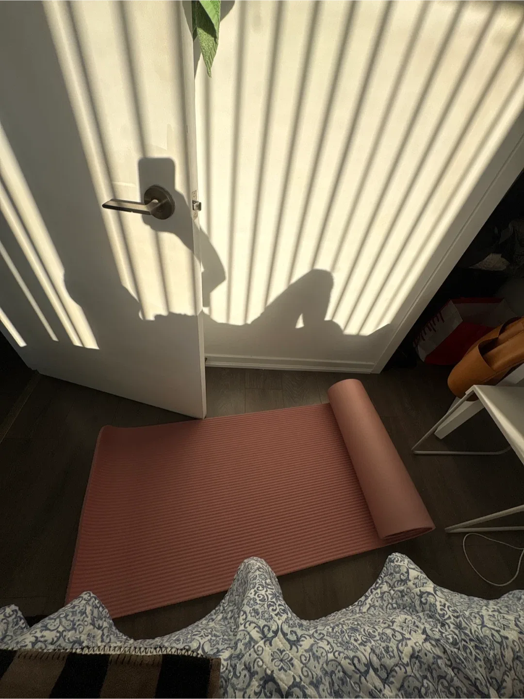 Pink Yoga Mat image indicator(2)