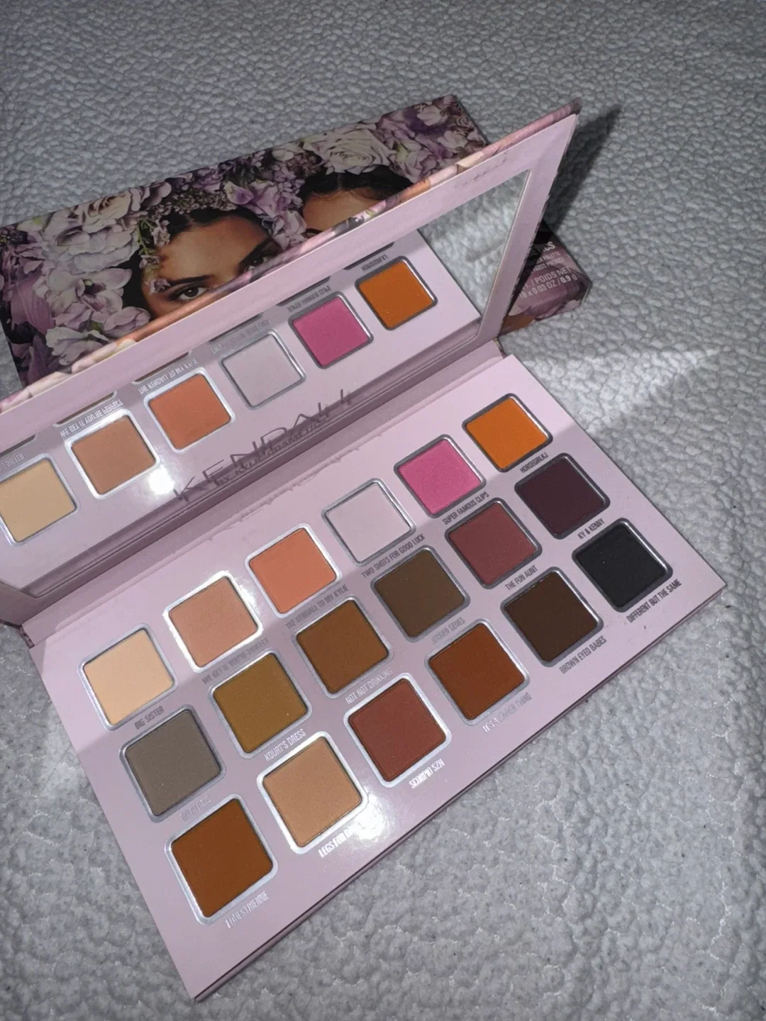 Kylie Cosmetics Kendall Palette image indicator(2)