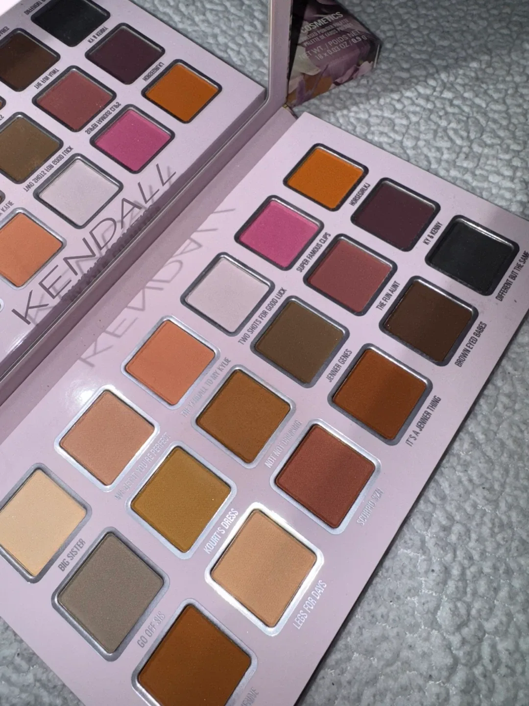 Kylie Cosmetics Kendall Palette image indicator(3)