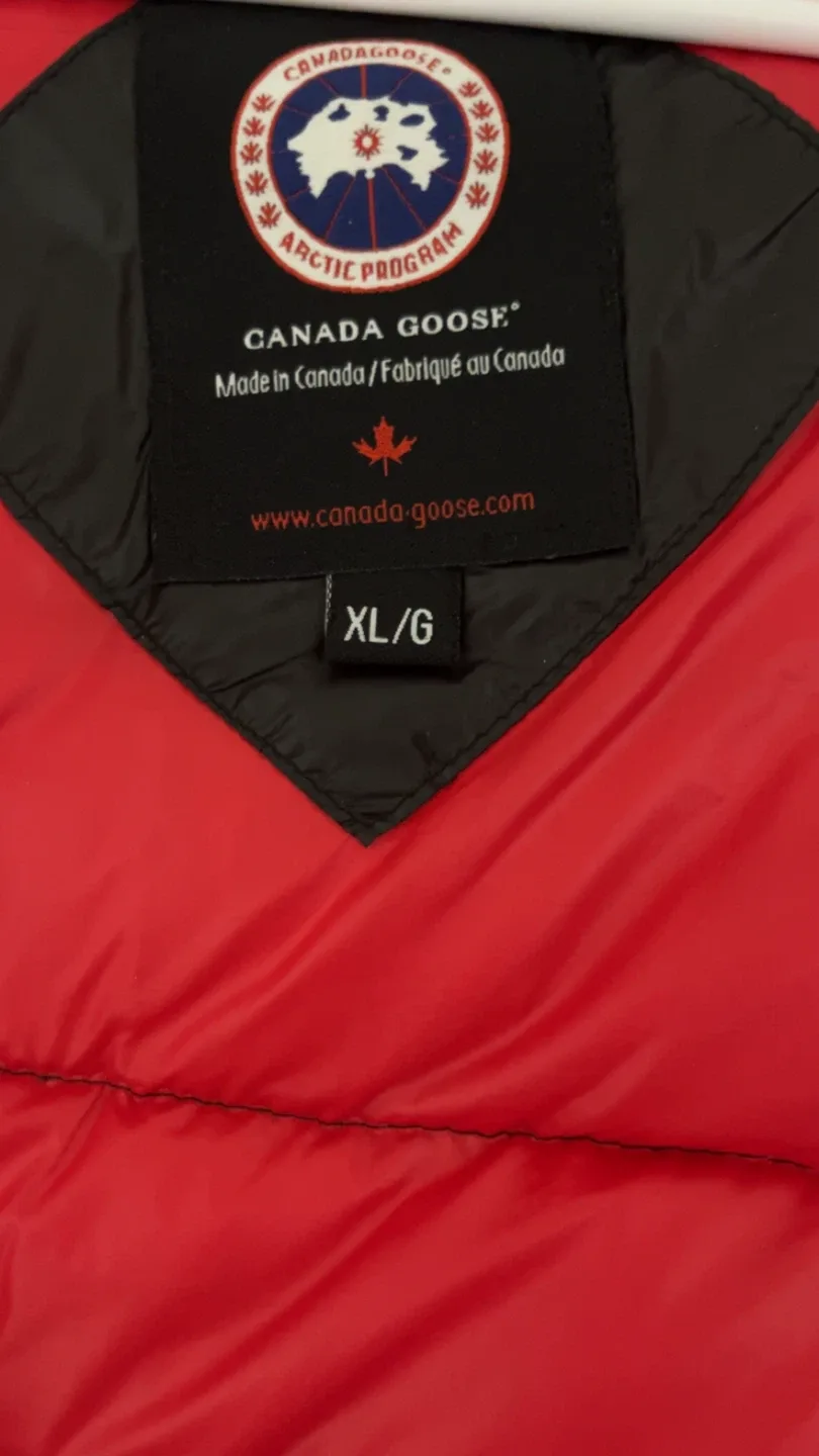 Unisex Canada Goose winter jacket image indicator(6)