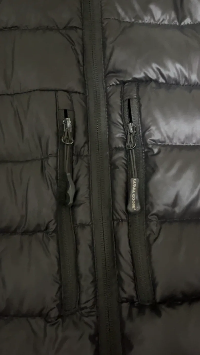 Unisex Canada Goose winter jacket image indicator(2)