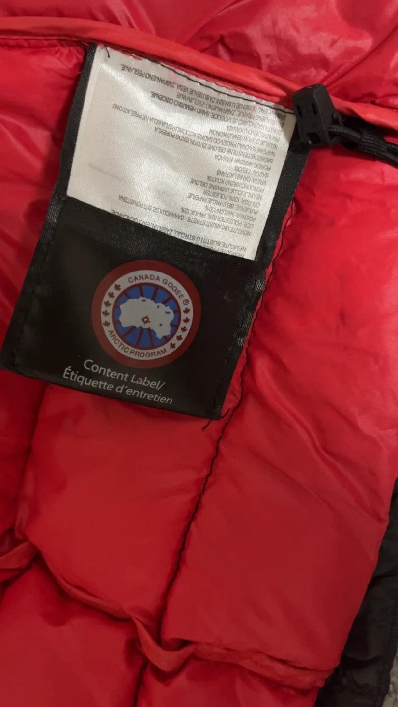 Unisex Canada Goose winter jacket image indicator(5)
