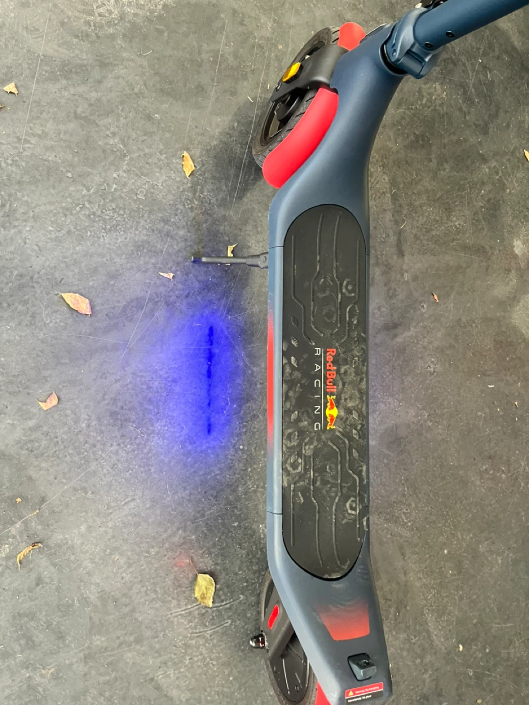 Red Bull Racing RB-RTEEN85-75 Electric Scooter