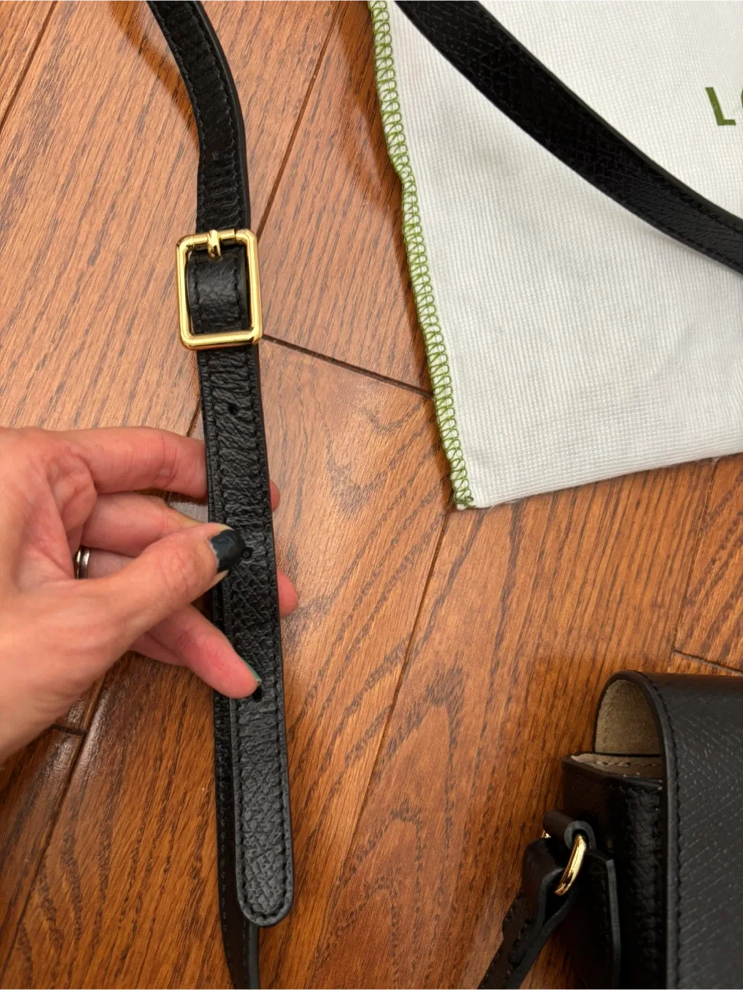 Longchamp S Épure Logo-Debossed Crossbody Bag - Black Leather image indicator(6)