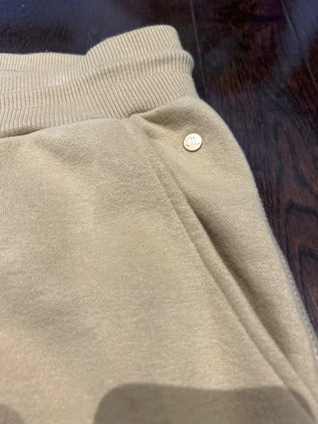 Lattelove Joggers - Size M image indicator(3)
