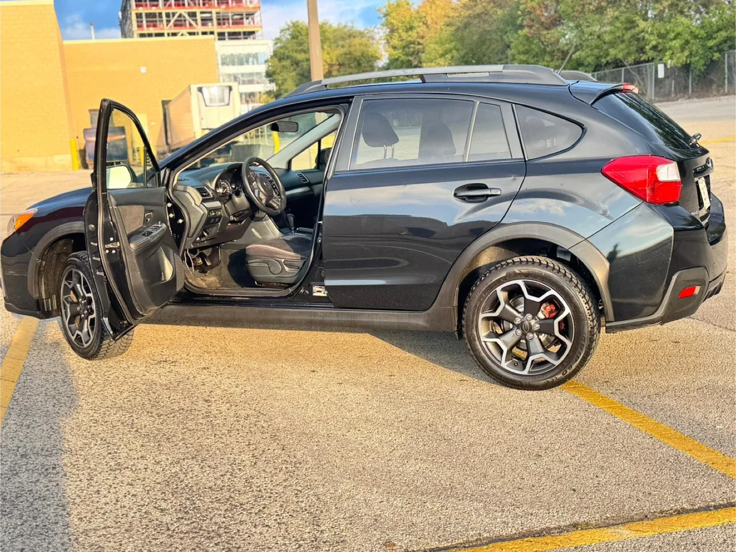 2016 Subaru XV Crosstrek - Black image indicator(5)