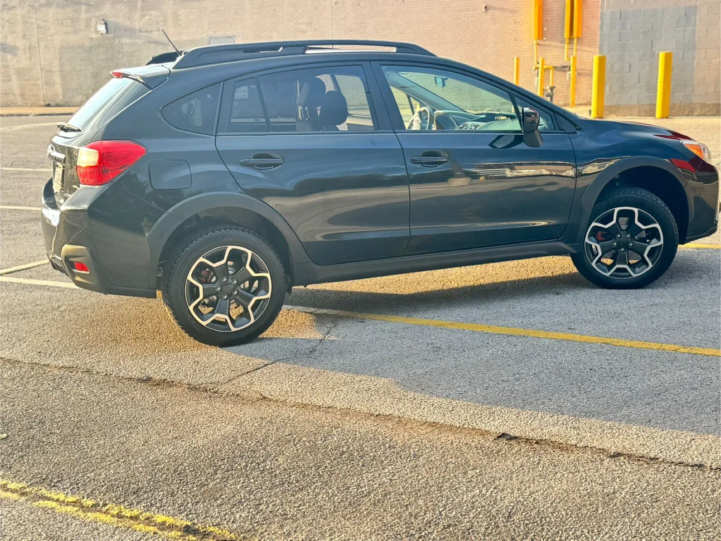 2016 Subaru XV Crosstrek - Black image indicator(6)